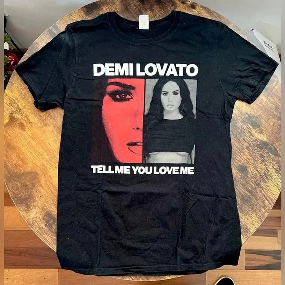 Gildan  | Demi Lovato Tell Me You Love Me concert t-shirt. Size: M - Picture 1 of 9